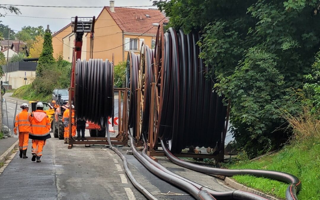 Eine Startgrube, zwei S-förmige HDD-Bohrungen, viele Hindernisse